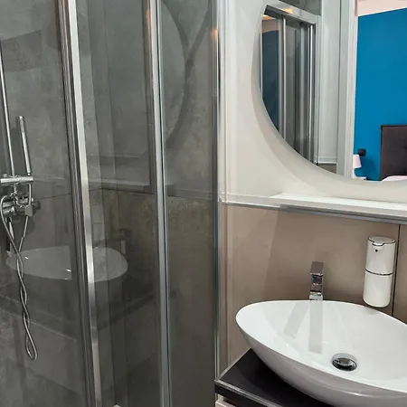 Bellavita House 2br With Private Parking In Apartment *