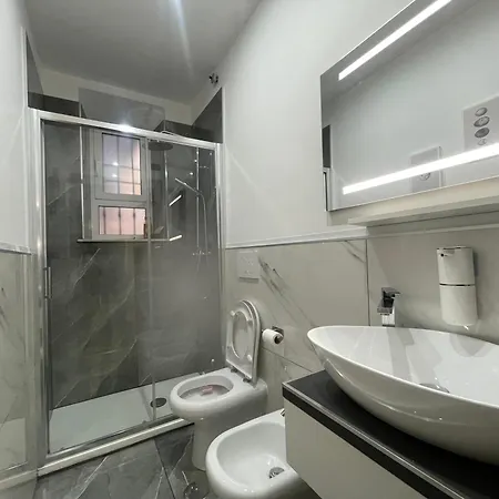 Bellavita House 2br With Private Parking In アパート *