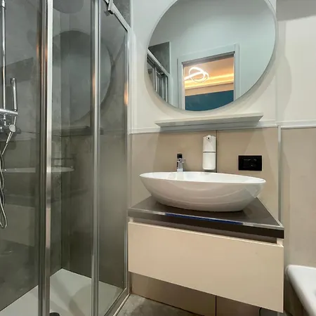 Bellavita House 2br With Private Parking In アパート *